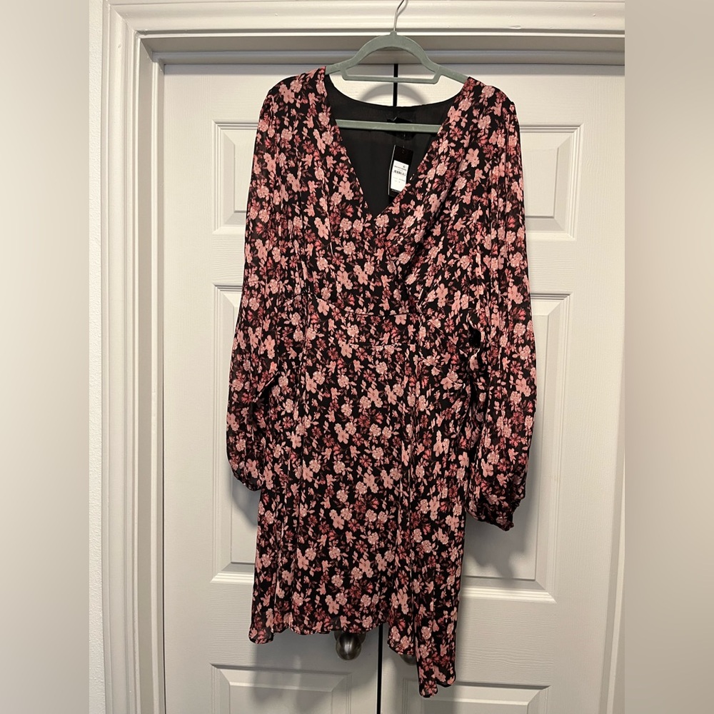 City Chic floral mid length dress, size medium which is equivalent to a size 18